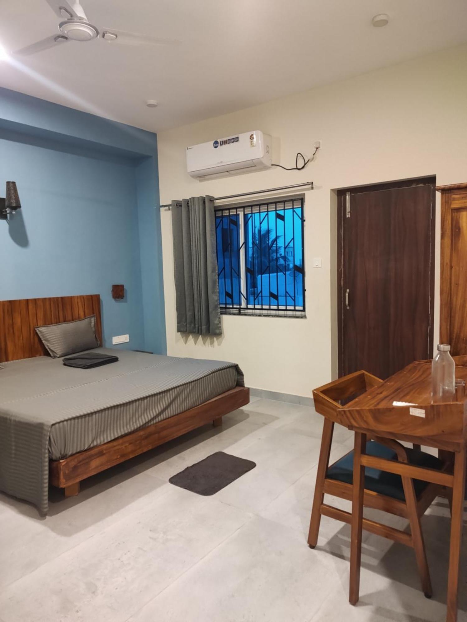 Tavasmi Hostel Puri Buitenkant foto