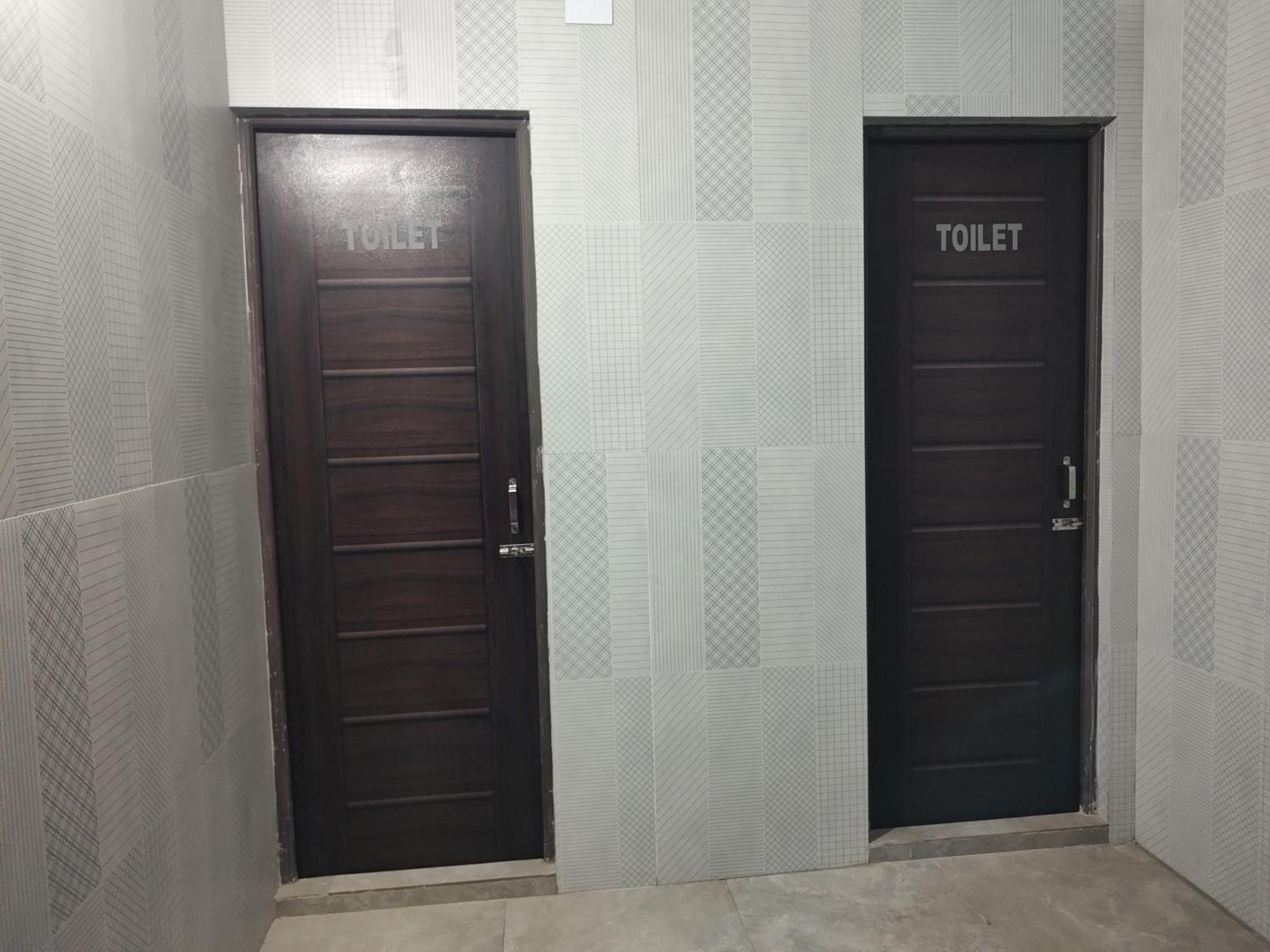 Tavasmi Hostel Puri Buitenkant foto